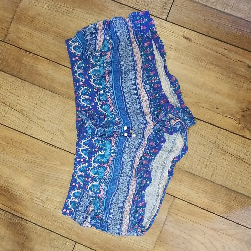 I'm in love with...DEREK cute boho shorts drawstring size Large juniors
